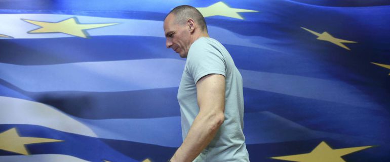 Varoufakis y su ya famosa camiseta pueden ser una fuente de inspiración poética. Varoufakis y su ya famosa camiseta pueden ser una fuente de inspiración poética.