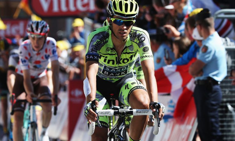 Alberto Contador en la meta del Alpe d'Huez Alberto Contador en la meta del Alpe d'Huez