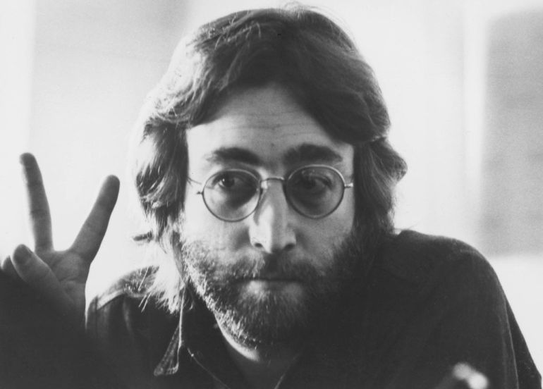 Todos tenemos un póster de John Lennon aunque seamos fans de Chimo Bayo Todos tenemos un póster de John Lennon aunque seamos fans de Chimo Bayo