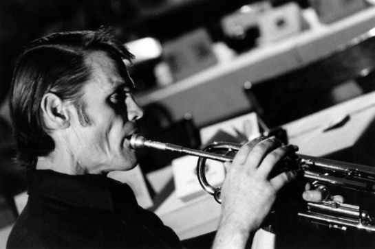 Chet Baker en una grabación en 1974 Chet Baker en una grabación en 1974
