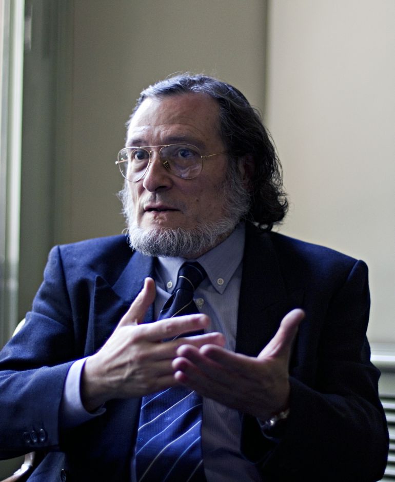 "El mundo se debe a sí mismo 200 billones de dolares" "El mundo se debe a sí mismo 200 billones de dolares"