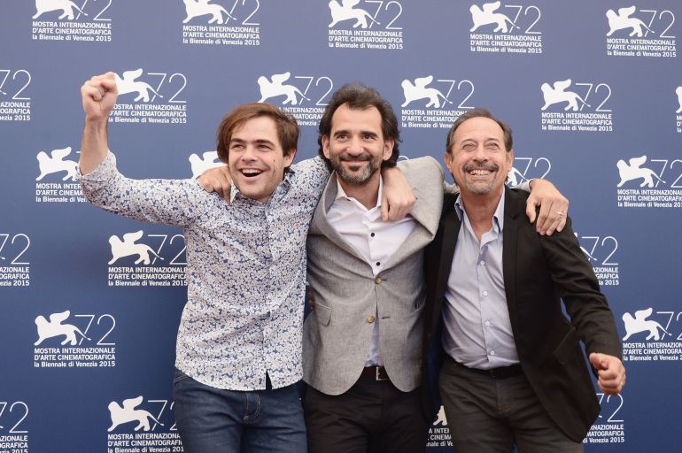 VENICE, ITALY - SEPTEMBER 06: Peter Lanzani, director Pablo Trapero and Guillermo Francella attend a photocall for 'El Clan' during the 72nd Venice Film Festival at Palazzo del Casino on September 6, 2015 in Venice, Italy. (Photo by Dominique Charriau/WireImage) VENICE, ITALY - SEPTEMBER 06: Peter Lanzani, director Pablo Trapero and Guillermo Francella attend a photocall for 'El Clan' during the 72nd Venice Film Festival at Palazzo del Casino on September 6, 2015 in Venice, Italy. (Photo by Dominique Charriau/WireImage)
