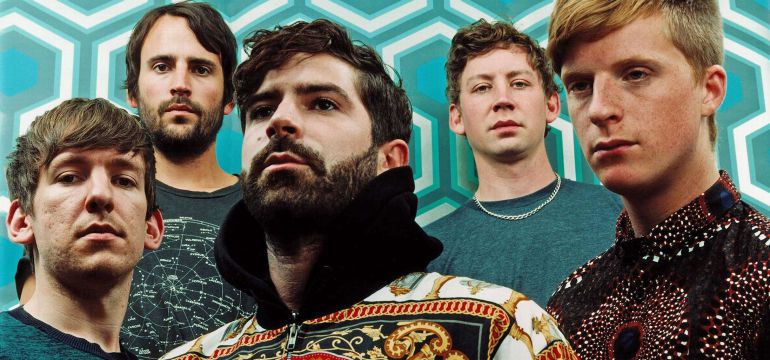 El grupo de música Foals en una imagen promocional El grupo de música Foals en una imagen promocional