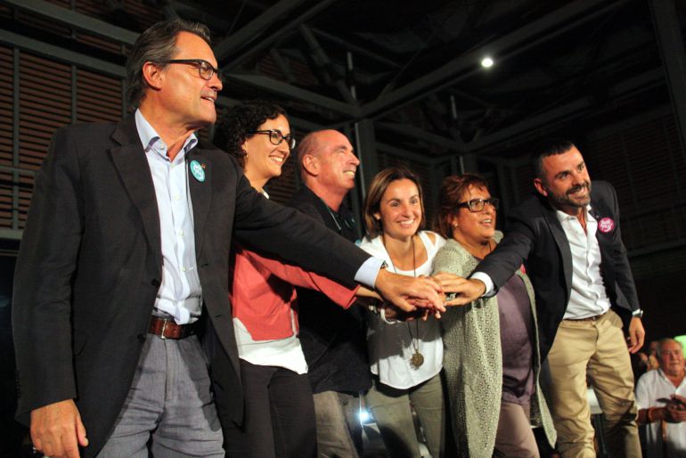 Mas: "Si són eleccions regionals i autonòmiques, per què n'han d'anar a parlar amb l'Obama, l'home més poderós del món?" Mas: "Si són eleccions regionals i autonòmiques, per què n'han d'anar a parlar amb l'Obama, l'home més poderós del món?"