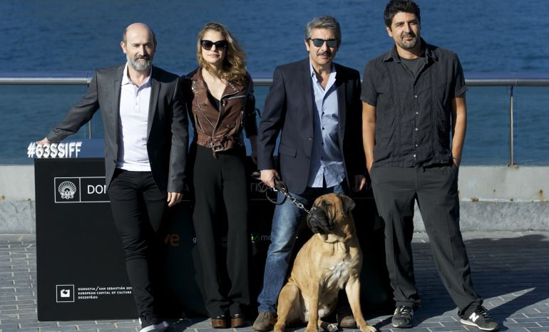 SAN SEBASTIAN, SPAIN - SEPTEMBER 19: (L-R) Javier Camara, Dolores Fonzi, Ricardo Darin and Cesc Gay attend 'Truman' photocall during 63rd San Sebastian International Film Festival at Aquarium of San Sebastian on September 19, 2015 in San Sebastian, Spain. (Photo by Juan Naharro Gimenez/WireImage) SAN SEBASTIAN, SPAIN - SEPTEMBER 19: (L-R) Javier Camara, Dolores Fonzi, Ricardo Darin and Cesc Gay attend 'Truman' photocall during 63rd San Sebastian International Film Festival at Aquarium of San Sebastian on September 19, 2015 in San Sebastian, Spain. (Photo by Juan Naharro Gimenez/WireImage)