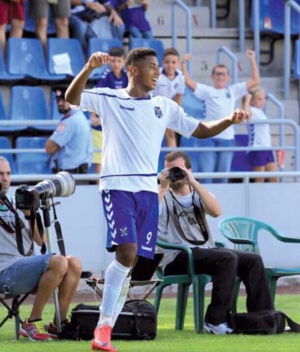 El 'Choco' Lozano celebra uno de sus goles ante el Mirandés El 'Choco' Lozano celebra uno de sus goles ante el Mirandés