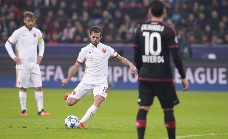 Miralem Pjanic, durante un partido de la Champions ante el Bayer 04 Leverkusen. Miralem Pjanic, durante un partido de la Champions ante el Bayer 04 Leverkusen.