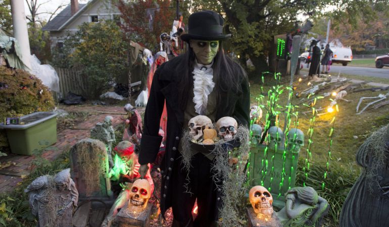 Fotografía donde se ve parte de una decoración con motivo de Halloween. Fotografía donde se ve parte de una decoración con motivo de Halloween.