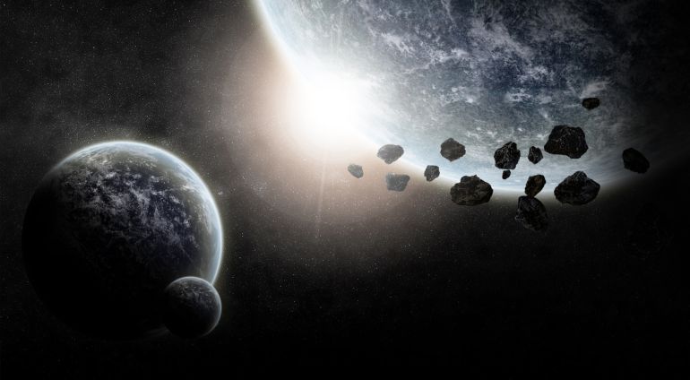 Un asteroide del tamaño de un campo de fútbol pasa 'rozando' la Tierra Un asteroide del tamaño de un campo de fútbol pasa 'rozando' la Tierra