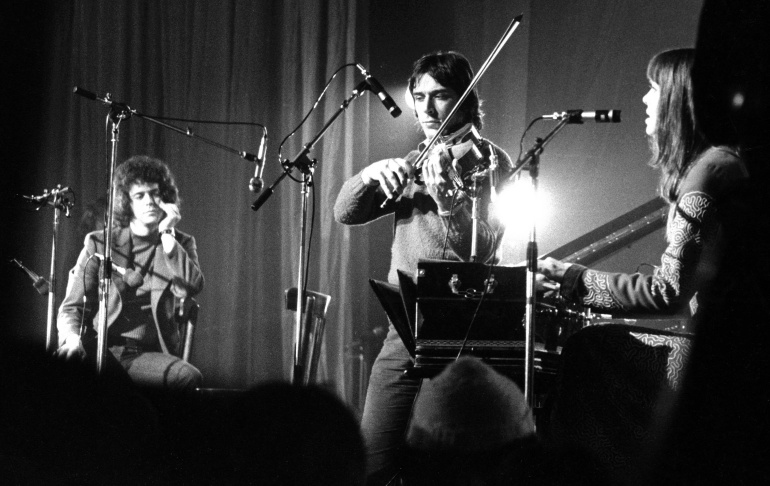 Lou Reed, John Cale y Nico durante su actuación en Bataclan en 1972 Lou Reed, John Cale y Nico durante su actuación en Bataclan en 1972