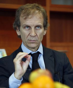 El doctor Antonio Alcaraz El doctor Antonio Alcaraz