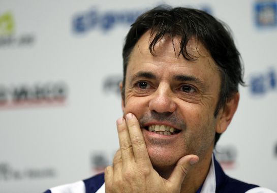 GRA158. SAN SEBASTIÁN, 03/12/2015.- Porfi Fisac durante su presentación como nuevo entrenador del Retabet.es, hoy en el San Sebastián Arena 2016. EFE/Javier Etxezarreta GRA158. SAN SEBASTIÁN, 03/12/2015.- Porfi Fisac durante su presentación como nuevo entrenador del Retabet.es, hoy en el San Sebastián Arena 2016. EFE/Javier Etxezarreta