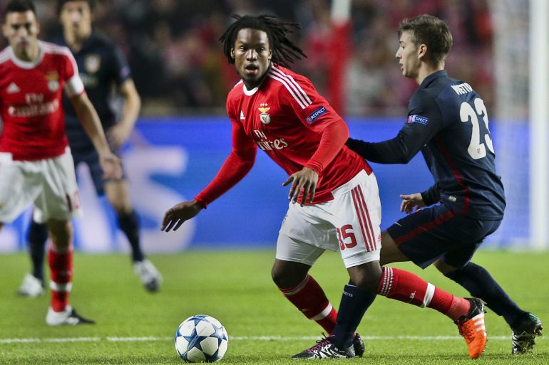LBA01. LISBOA (PORTUGAL), Renato Sanches (i) de Benfica ante Luciano Vietto LBA01. LISBOA (PORTUGAL), Renato Sanches (i) de Benfica ante Luciano Vietto