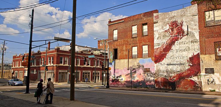 Obra callejera de Gonzalo Borondo en un edificio de Atlanta Obra callejera de Gonzalo Borondo en un edificio de Atlanta