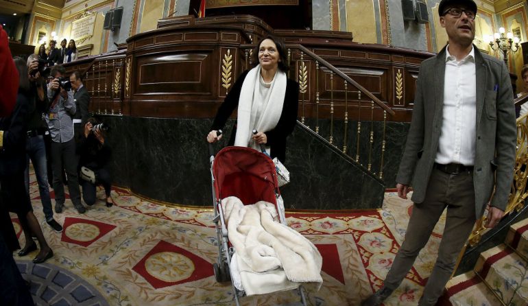 La diputada de Podemos, Carolina Bescansa, a su llegada al Congreso el pasado miércoles La diputada de Podemos, Carolina Bescansa, a su llegada al Congreso el pasado miércoles