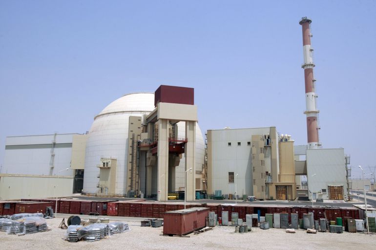 Este es el principal reactor nuclear iraní el Bushehr situado a 1,200 km (746 miles) al sur de Teherán. Este es el principal reactor nuclear iraní el Bushehr situado a 1,200 km (746 miles) al sur de Teherán.