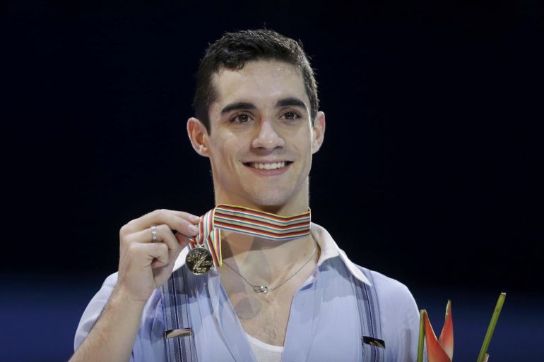 Javier Fernández posa con su medalla de oro en el Europeo de patinaje. Javier Fernández posa con su medalla de oro en el Europeo de patinaje.