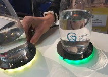 Un posavasos que controla el agua que bebes y un paraguas que anticipa la lluvia