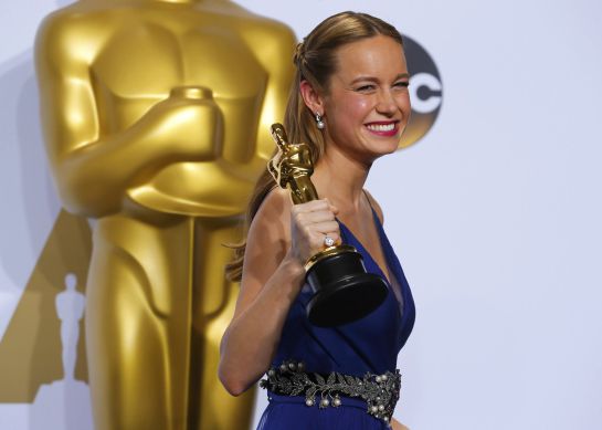 Brie Larson, radiante con su Oscar a mejor actriz Brie Larson, radiante con su Oscar a mejor actriz