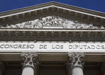 "El Gobierno siempre está bajo el control del Congreso"