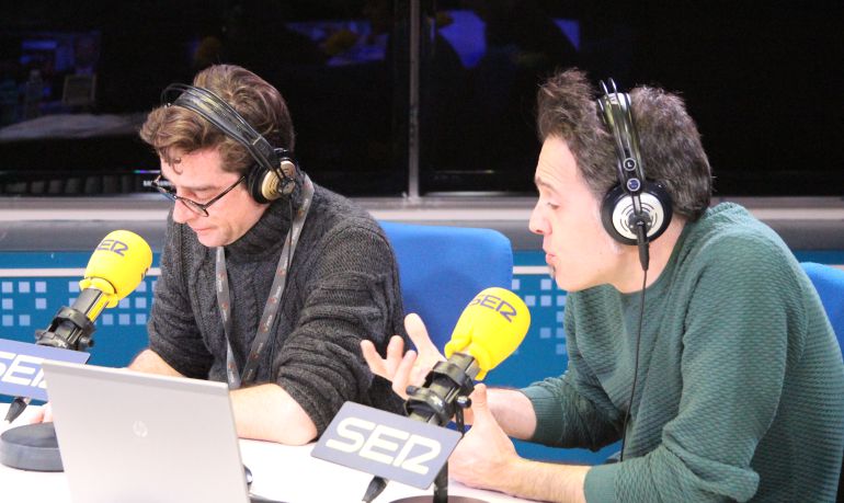 Salva Rey y Álex Llovet o Mister Furia y Profesor Manso, dos de los componentes de The Pinker Tones.
Salva Rey y Álex Llovet o Mister Furia y Profesor Manso, dos de los componentes de The Pinker Tones.
