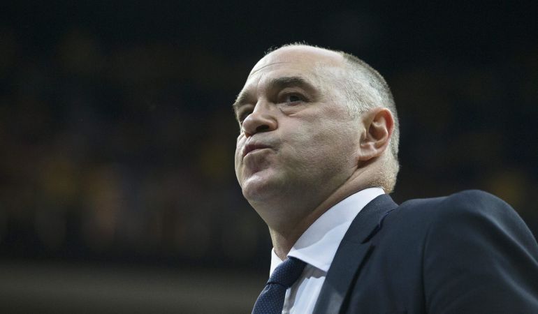 Pablo Laso, durante el segundo partido de los cuartos de final de la Euroliga de baloncesto ante el Fenerbahçe Pablo Laso, durante el segundo partido de los cuartos de final de la Euroliga de baloncesto ante el Fenerbahçe