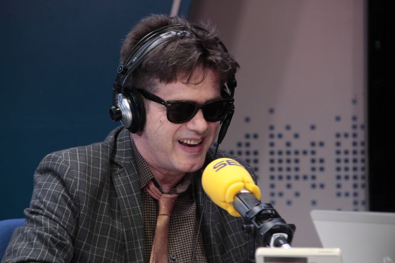 El cantante Santiago Auserón, conocido tambien como Juan Perro. El cantante Santiago Auserón, conocido tambien como Juan Perro.