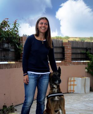 Oli, dueña de Danko. Le adoptó hace un año