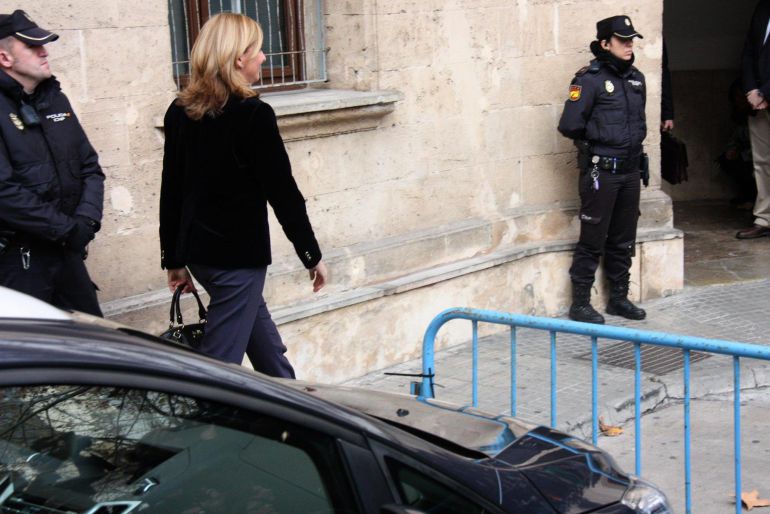 La infanta Cristina, a su llegada a los juzgados de Palma en una imagen de archivo La infanta Cristina, a su llegada a los juzgados de Palma en una imagen de archivo