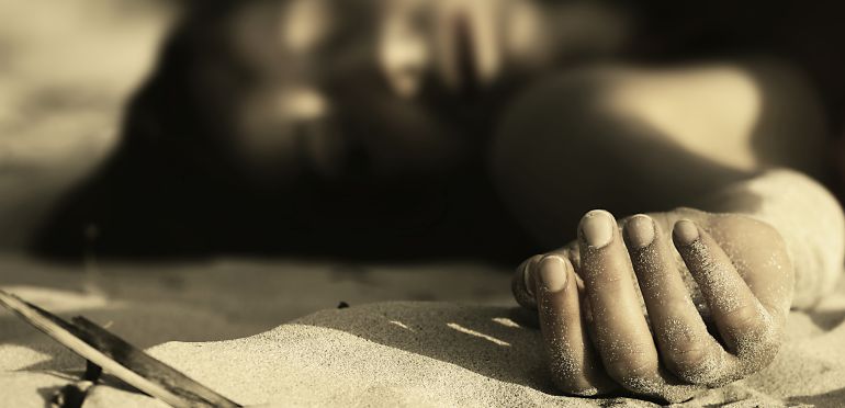 La Ficción - Negra y Criminel: Todos los crímenes están escritos La Ficción - Negra y Criminel: Todos los crímenes están escritos