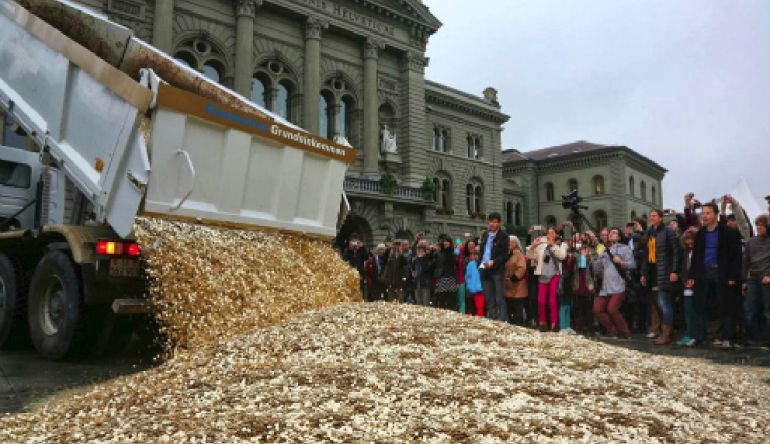 Suiza rechaza, por amplia mayoría, la renta básica mensual Suiza rechaza, por amplia mayoría, la renta básica mensual