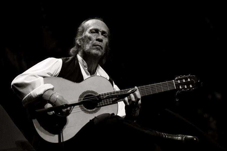 Paco de Lucía vuela a través de su guitarra por el mundo Paco de Lucía vuela a través de su guitarra por el mundo