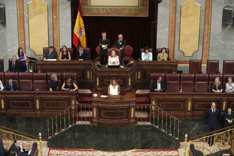 Vista de la nueva Mesa del Congreso de los Diputados tras la sesión constitutiva de las Cortes Generales de la XII Legislatura Vista de la nueva Mesa del Congreso de los Diputados tras la sesión constitutiva de las Cortes Generales de la XII Legislatura