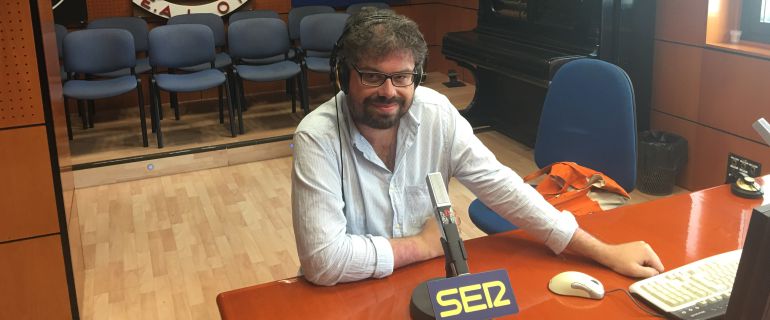 Sergio del Molino nos presenta 'La España Vacía' desde Radio Zaragoza Sergio del Molino nos presenta 'La España Vacía' desde Radio Zaragoza