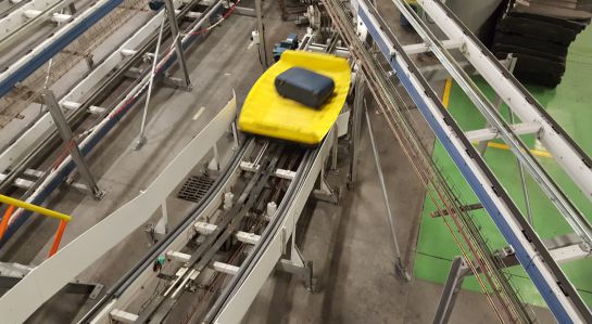 Entramos en el aeropuerto de Madrid para entender cómo funciona el sistema de transporte de equipajes Entramos en el aeropuerto de Madrid para entender cómo funciona el sistema de transporte de equipajes