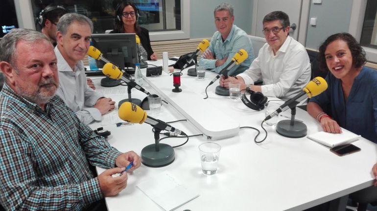 Diputados vascos de las cinco principales formaciones han debatido en ‘Hora 25’ de las elecciones del próximo 25 de septiembre Diputados vascos de las cinco principales formaciones han debatido en ‘Hora 25’ de las elecciones del próximo 25 de septiembre