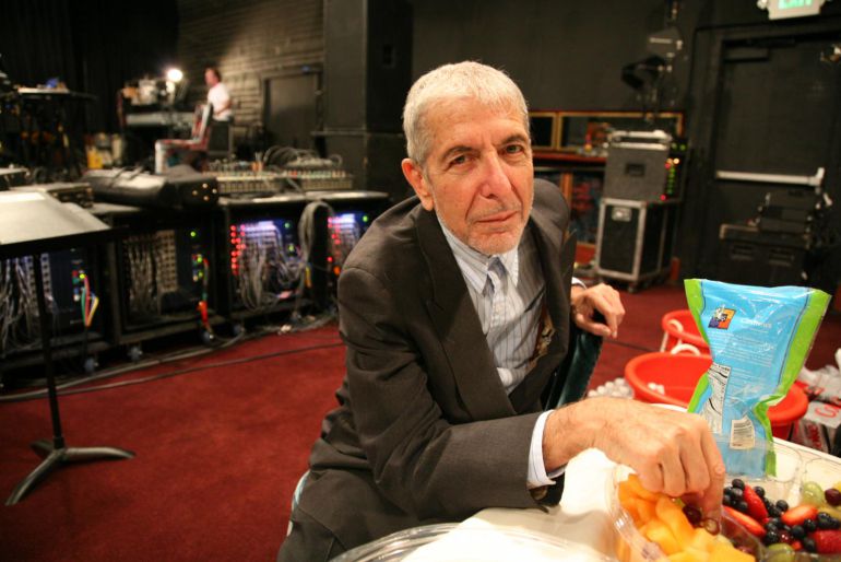 A Leonard Cohen siempre le ha gustado picotear de aquí y de allá. A Leonard Cohen siempre le ha gustado picotear de aquí y de allá.