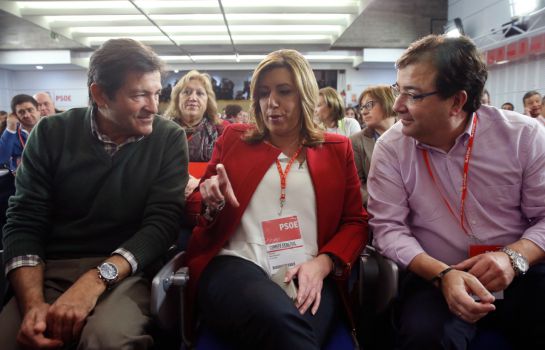 Javier Fernández, Susana Díaz y Guillermo Fernández Vara, durante un comité federal en Ferraz Javier Fernández, Susana Díaz y Guillermo Fernández Vara, durante un comité federal en Ferraz