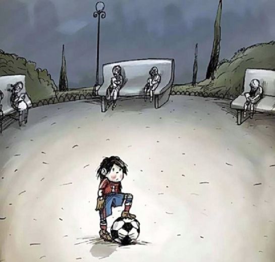 Los niños imitan el comportamiento de los padres. Suelte el móvil y juegue más con ellos Los niños imitan el comportamiento de los padres. Suelte el móvil y juegue más con ellos