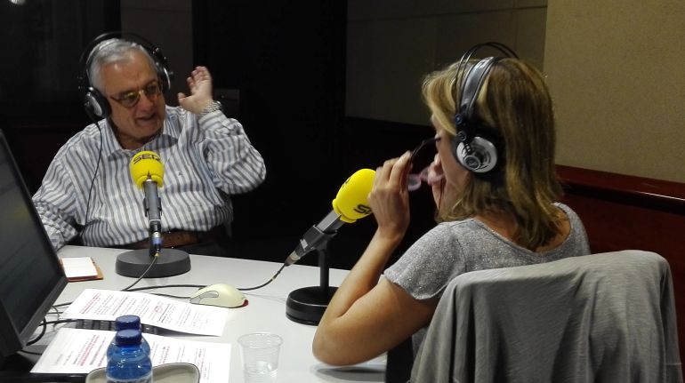 Henry Acosta junto a Gemma Nierga en un momento de la entrevista Henry Acosta junto a Gemma Nierga en un momento de la entrevista