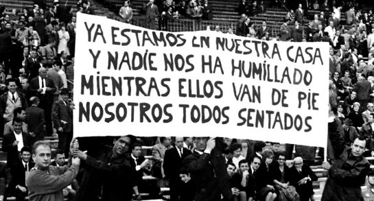 Pancarta sacada en la inauguración del Estadio Vicente Calderón Pancarta sacada en la inauguración del Estadio Vicente Calderón