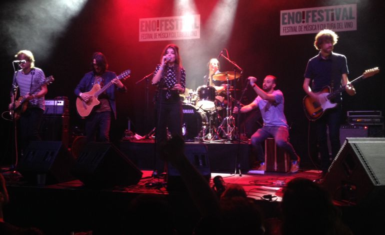 Soléa Morente y su banda, durante la actuación en el Enofestival 2016. Soléa Morente y su banda, durante la actuación en el Enofestival 2016.