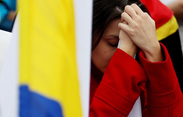 Colombianos reaccionan tras escuchar los resultados del plebiscito Colombianos reaccionan tras escuchar los resultados del plebiscito