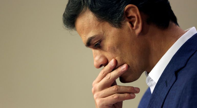 Pedro Sánchez durante la rueda de prensa en la que anunció su renuncia al acta de diputado. Pedro Sánchez durante la rueda de prensa en la que anunció su renuncia al acta de diputado.
