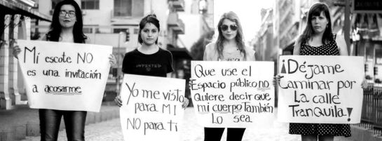 "La policía nos dijo que nos tomásemos la agresión como una especie de piropo" "La policía nos dijo que nos tomásemos la agresión como una especie de piropo"
