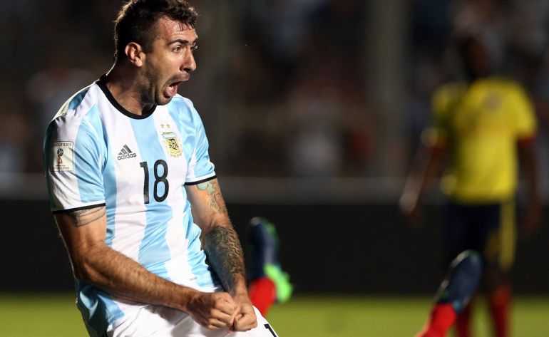 Lucas Pratto celebra un gol ante Colombia. Lucas Pratto celebra un gol ante Colombia.