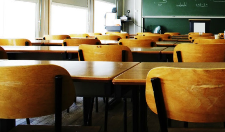 Más profesores y mejores colegios Más profesores y mejores colegios