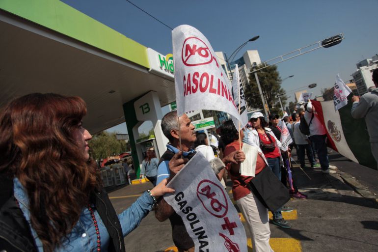 Miles de personas protestan este sábado, en Ciudad de México, contra del llamado "gasolinazo". Miles de personas protestan este sábado, en Ciudad de México, contra del llamado "gasolinazo".