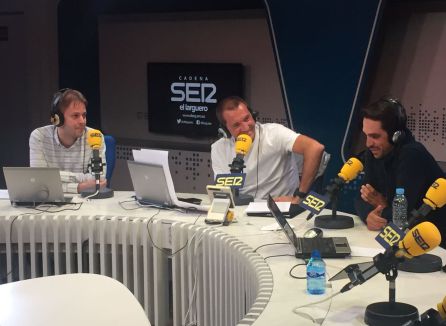 Contador en los estudios de la Cadena Ser. Contador en los estudios de la Cadena Ser.