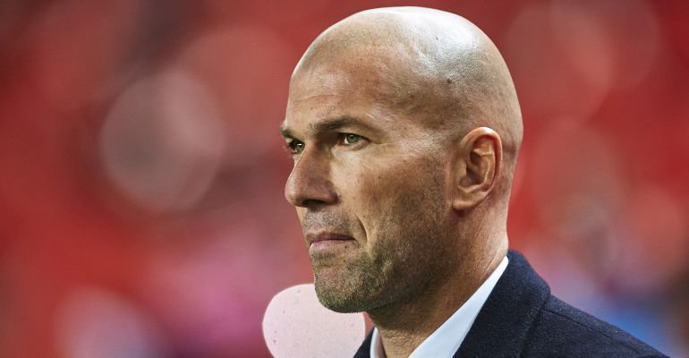 Zinedine Zidane, durante el partido del Sánchez-Pizjuán Zinedine Zidane, durante el partido del Sánchez-Pizjuán